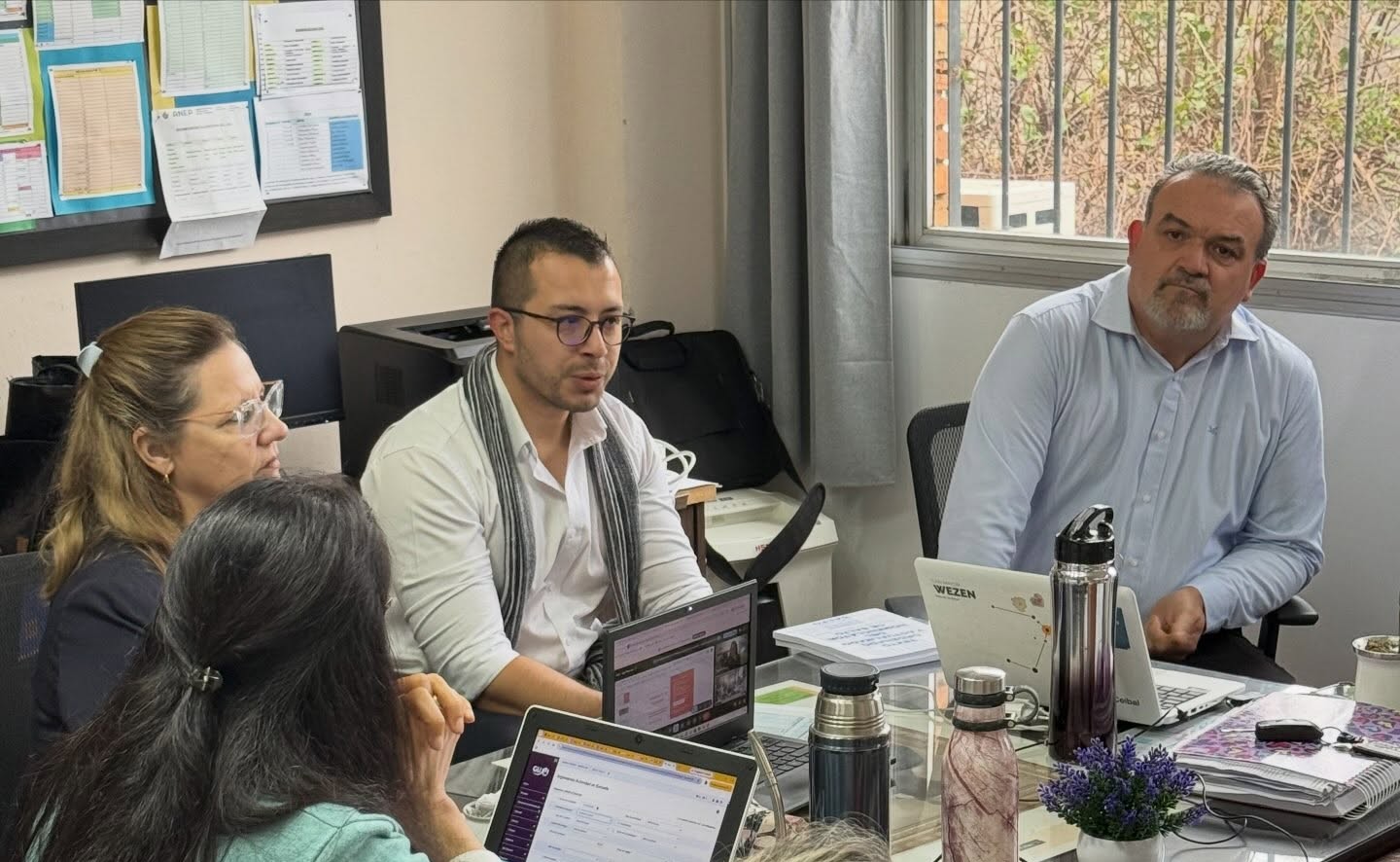 La Junta Departamental de Salto entregó ejemplares del «Texto Ordenado y Actualizado del Nomenclátor de Salto» a escuelas del departamento La Junta Departamental de Salto entregó ejemplares del «Texto Ordenado y Actualizado del Nomenclátor de Salto» a escuelas del departamento