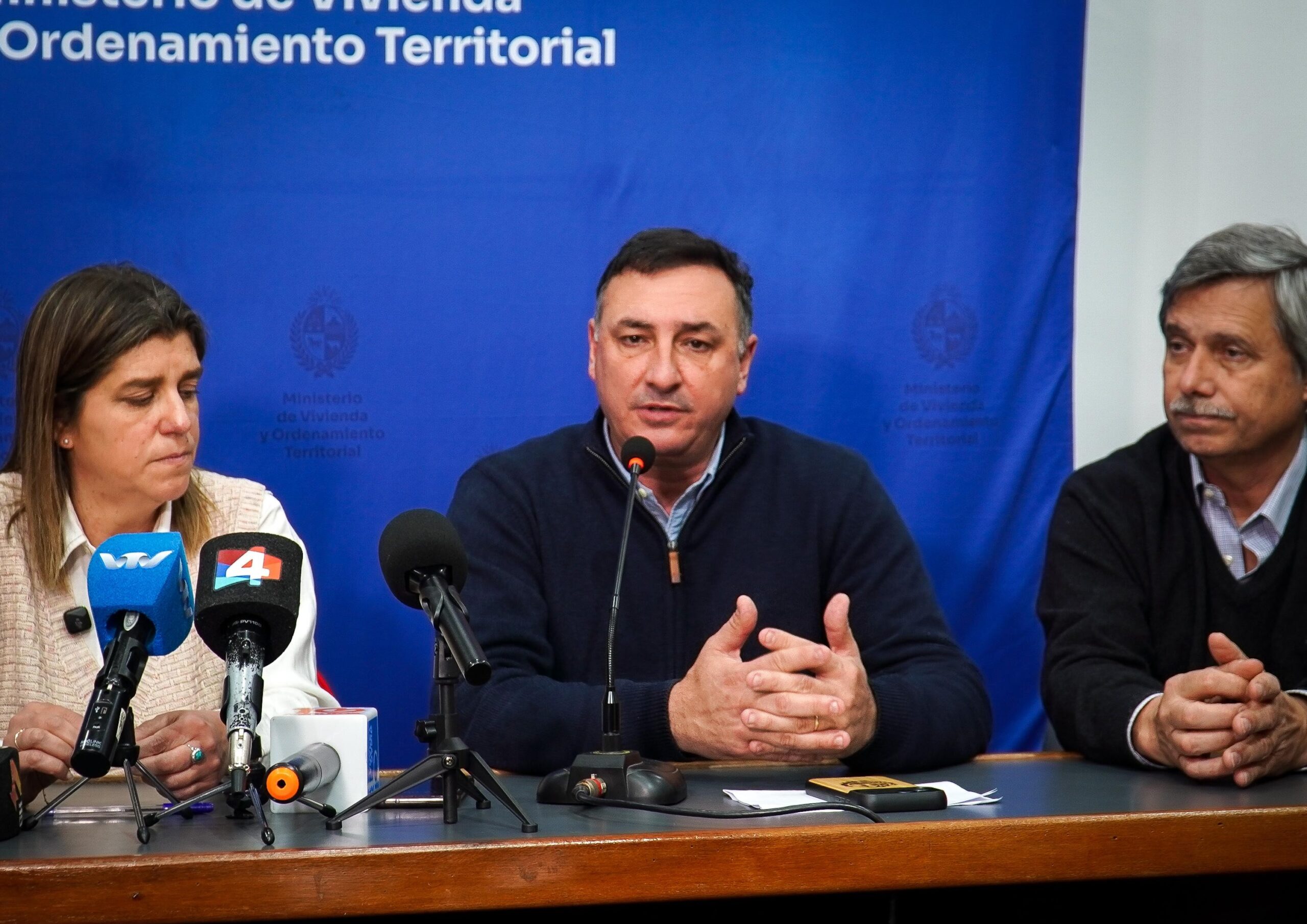 Carlos Albisu y Tamara Paseyro firmaron dos convenios para fortalecer las políticas de vivienda y ordenamiento territorial en Salto Carlos Albisu y Tamara Paseyro firmaron dos convenios para fortalecer las políticas de vivienda y ordenamiento territorial en Salto