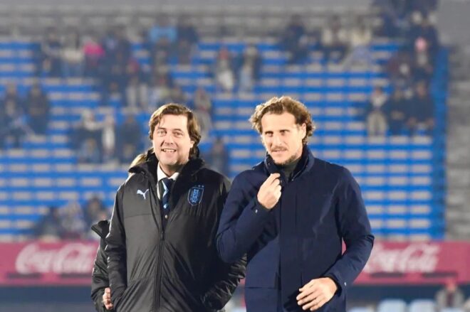 AUF oficializó el desembarco de Diego Forlán a la Celeste con un video muy emotivo AUF oficializó el desembarco de Diego Forlán a la Celeste con un video muy emotivo